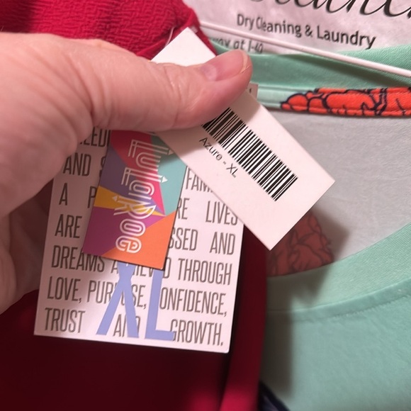 NWT LuLaRoe Azure Fuchsia Skirt Size XL - Picture 3 of 4